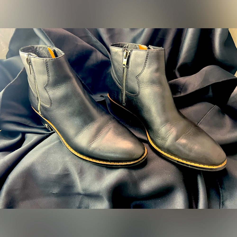 Coach DANI LTR ANKLE Boots light wear.. with original box.